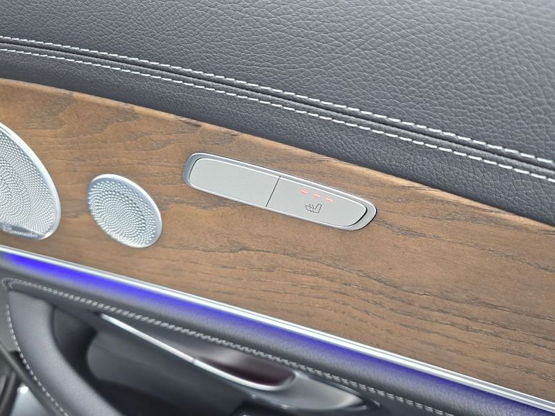 2019 Mercedes-Benz E-Class E300 4MATIC Exclusive photo 19
