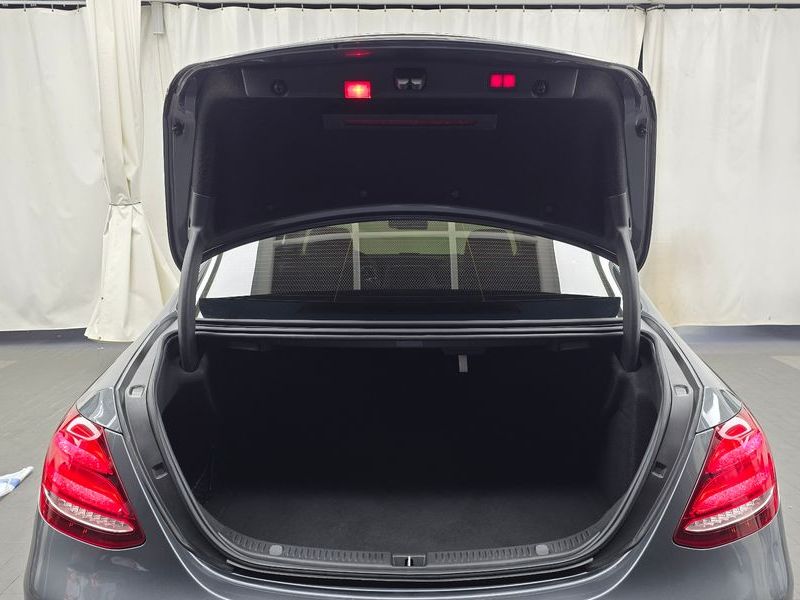 2019 Mercedes-Benz E-Class E300 4MATIC Exclusive photo 20