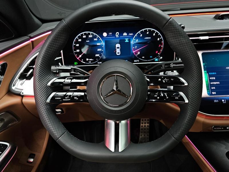 2026 Mercedes-Benz E-Class E450 4MATIC AMG Line photo 13