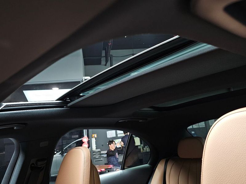 2026 Mercedes-Benz E-Class E450 4MATIC AMG Line photo 19