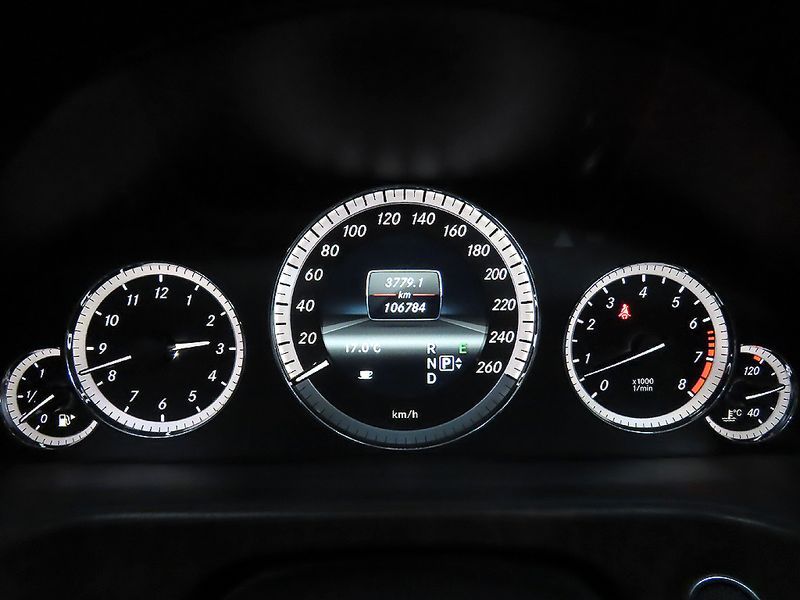 2013 Mercedes-Benz E-Class E300 Elegance photo 8