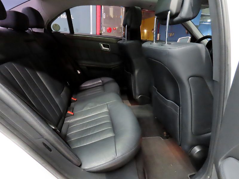 2013 Mercedes-Benz E-Class E300 Elegance photo 11
