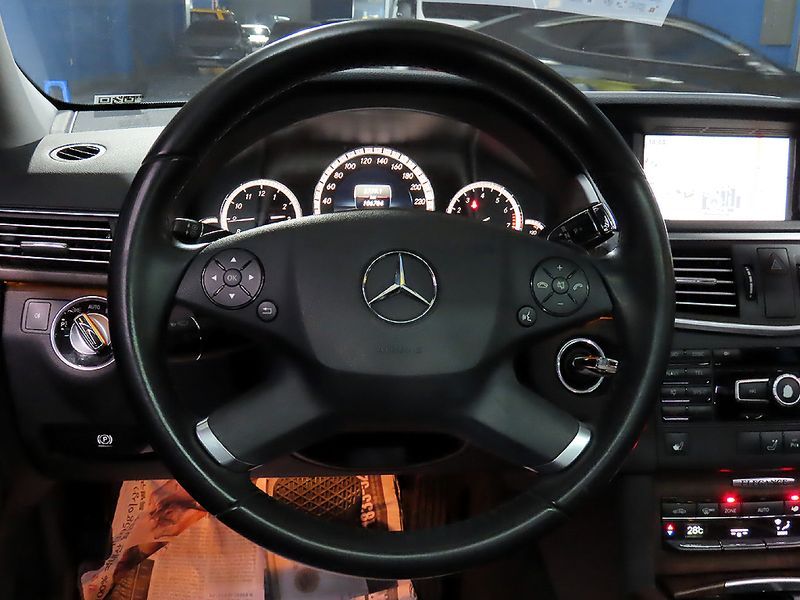 2013 Mercedes-Benz E-Class E300 Elegance photo 16