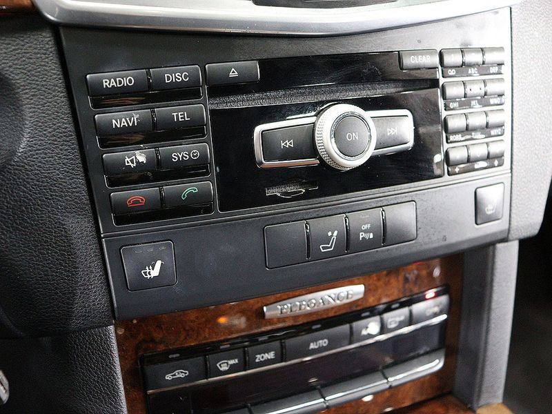 2012 Mercedes-Benz E-Class E300 Elegance photo 10