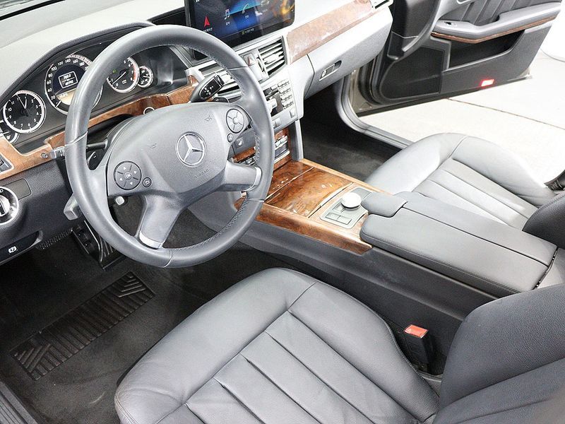 2012 Mercedes-Benz E-Class E300 Elegance photo 18