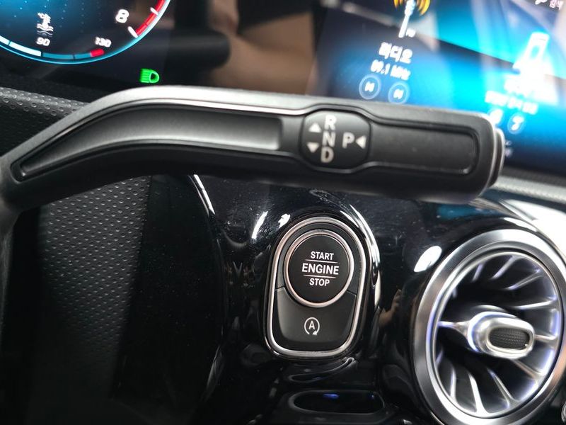 2021 Mercedes-Benz A-Class A220 Hatchback photo 20