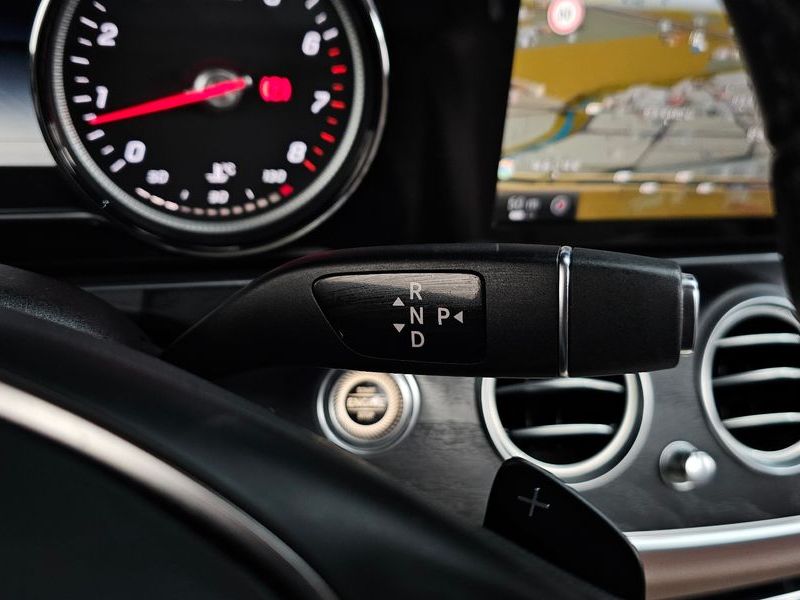 2017 Mercedes-Benz E-Class E200 Avantgarde photo 9