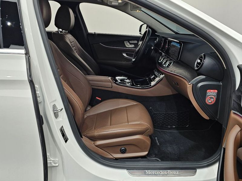 2017 Mercedes-Benz E-Class E200 Avantgarde photo 11