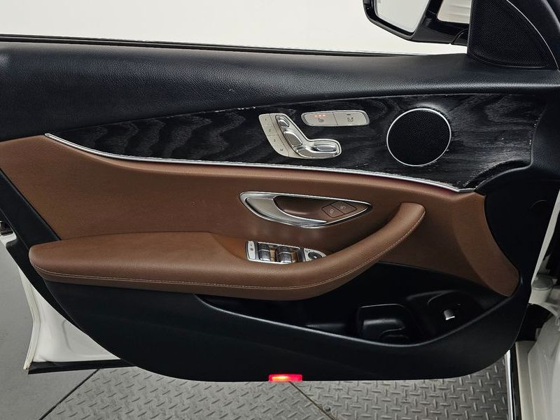 2017 Mercedes-Benz E-Class E200 Avantgarde photo 24