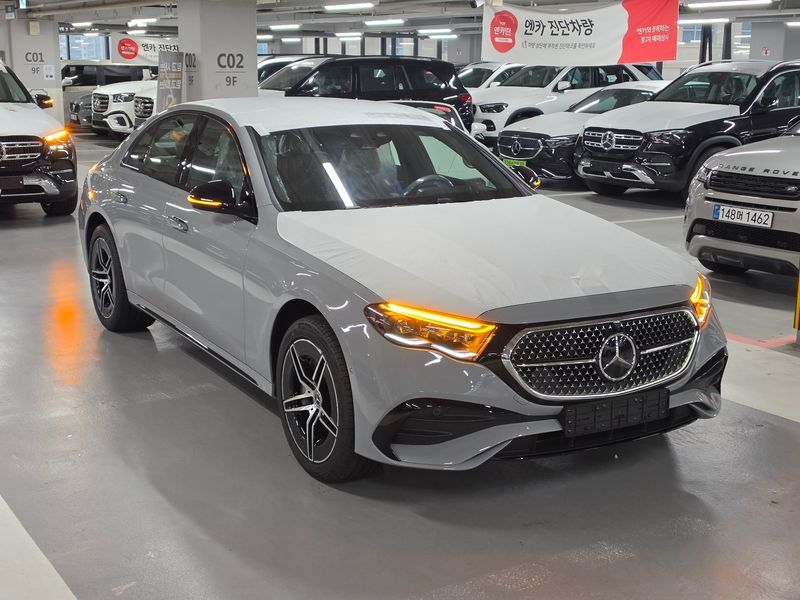 2026 Mercedes-Benz E-Class E300 4MATIC AMG Line photo 1