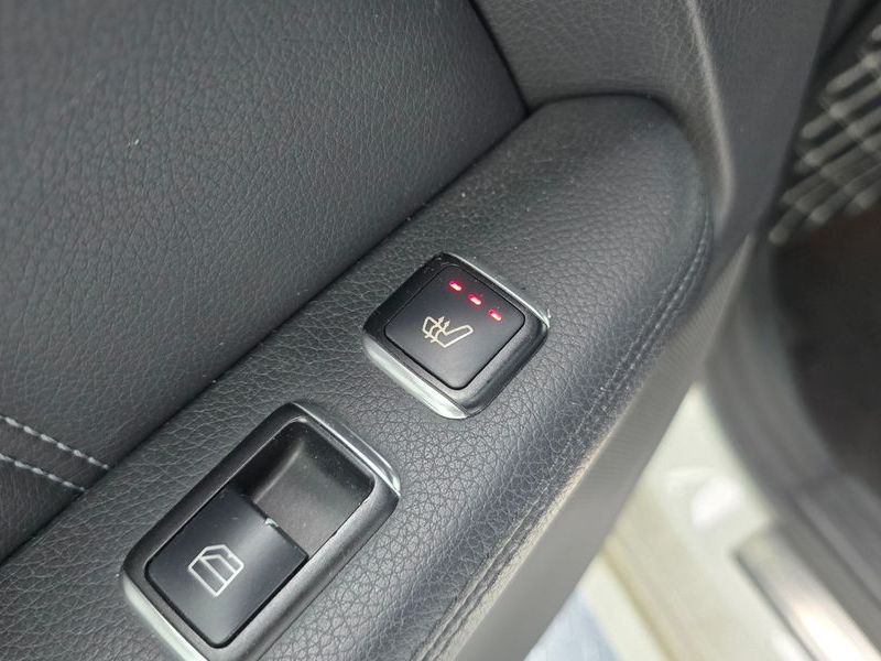 2014 Mercedes-Benz E-Class E220 CDI Avantgarde photo 18