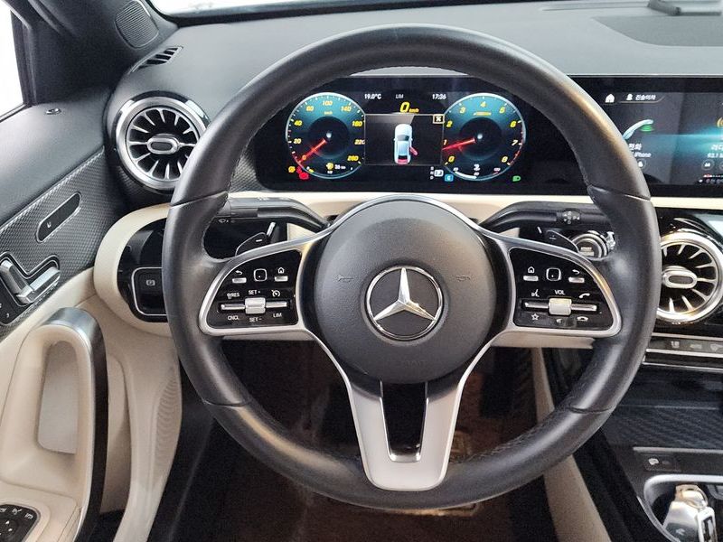 2021 Mercedes-Benz A-Class A220 Sedan photo 12