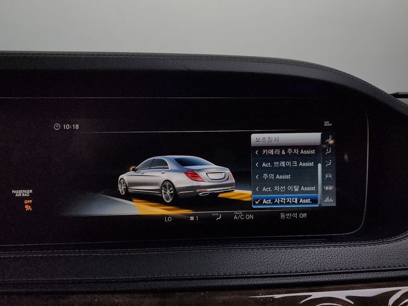 2018 Mercedes-Benz S-Class S560L 4MATIC photo 16