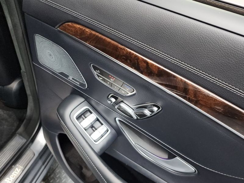 2018 Mercedes-Benz S-Class S560L 4MATIC photo 18