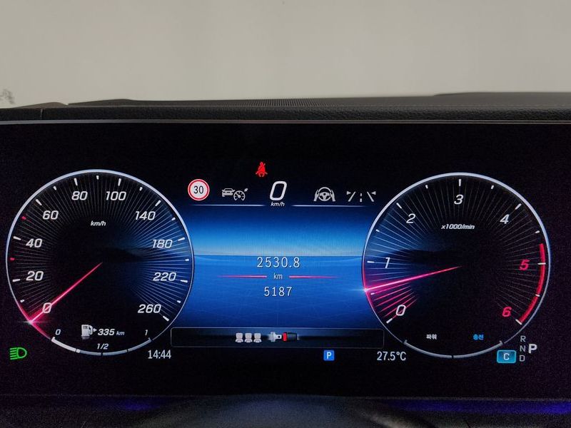 2026 Mercedes-Benz E-Class GLE450d 4MATIC Coupe photo 8
