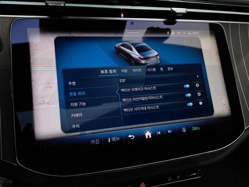 2025 Mercedes-Benz E-Class E300 4MATIC Exclusive photo 16