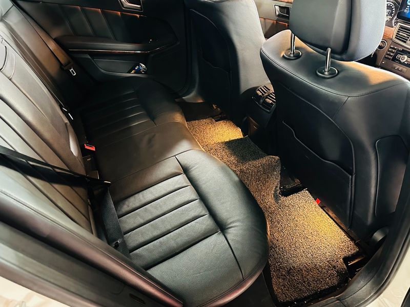 2012 Mercedes-Benz E-Class E300 Elegance photo 8