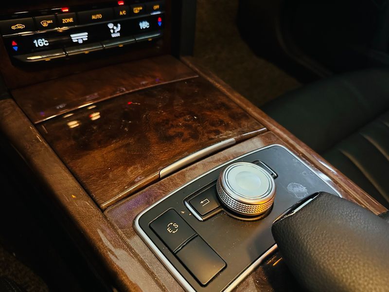 2012 Mercedes-Benz E-Class E300 Elegance photo 19
