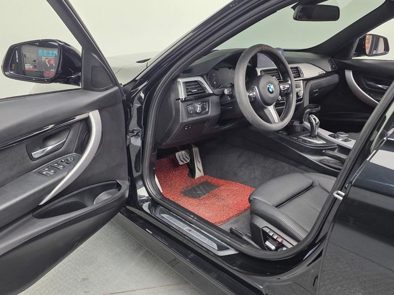 2018 BMW 3 Series 320d M Sport photo 10