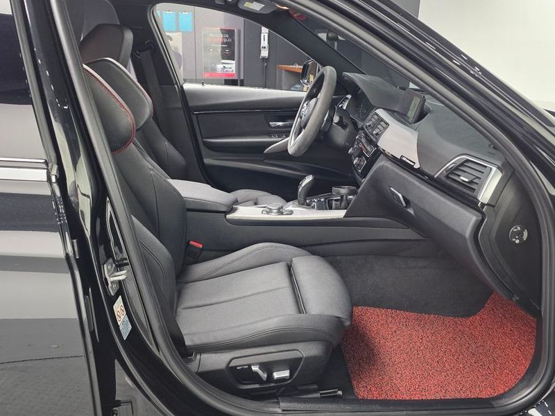 2018 BMW 3 Series 320d M Sport photo 11