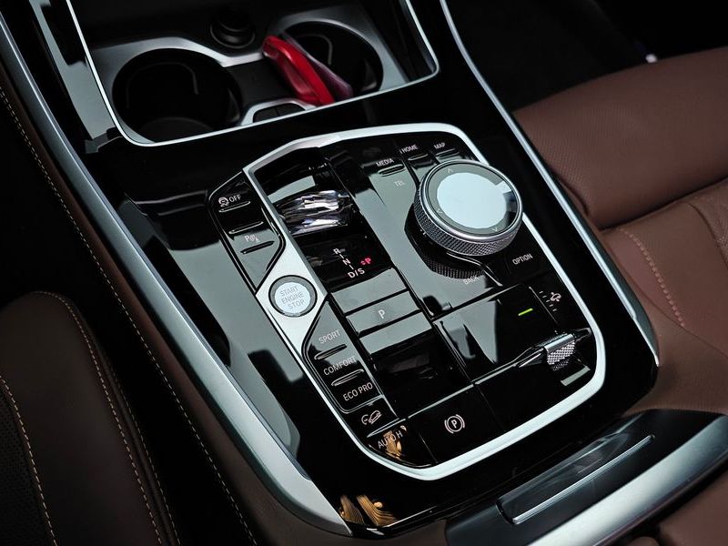 2026 BMW X5 xDrive 40i M Sport photo 9