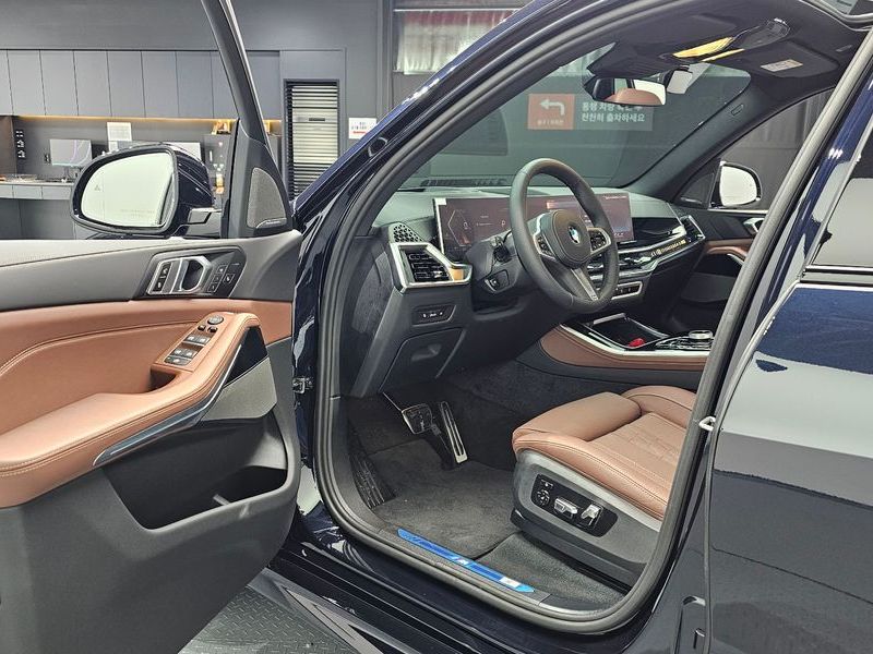 2026 BMW X5 xDrive 40i M Sport photo 10