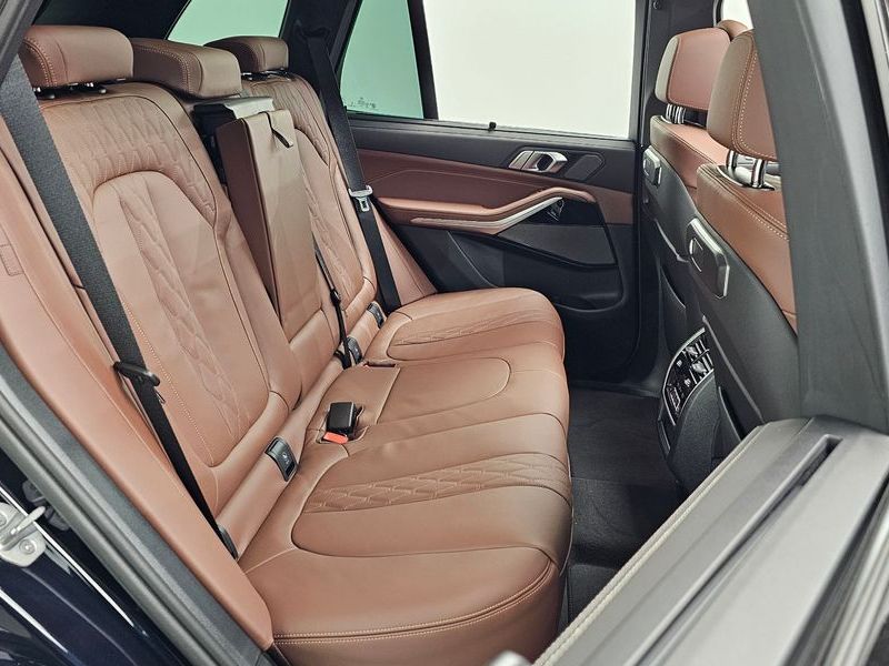 2026 BMW X5 xDrive 40i M Sport photo 11