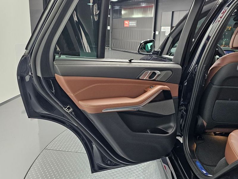 2026 BMW X5 xDrive 40i M Sport photo 25