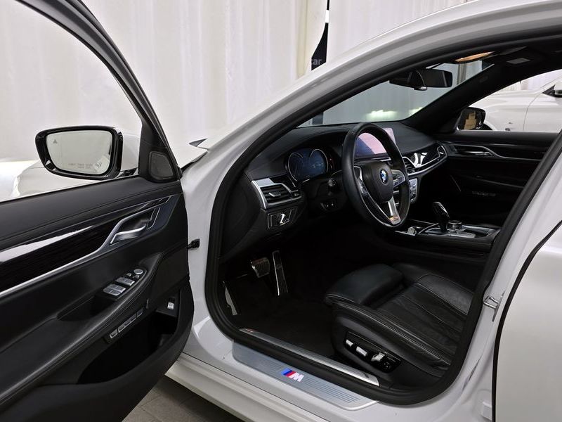 2017 BMW 7 Series 730Ld xDrive M Sport photo 10