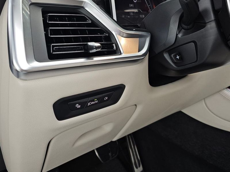 2026 BMW X5 xDrive 40i M Sport photo 29