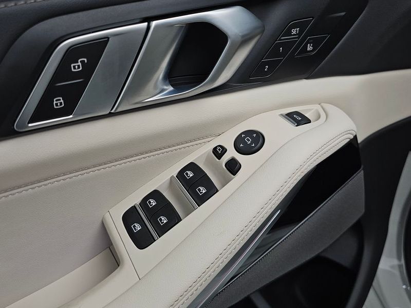 2026 BMW X5 xDrive 40i M Sport photo 30