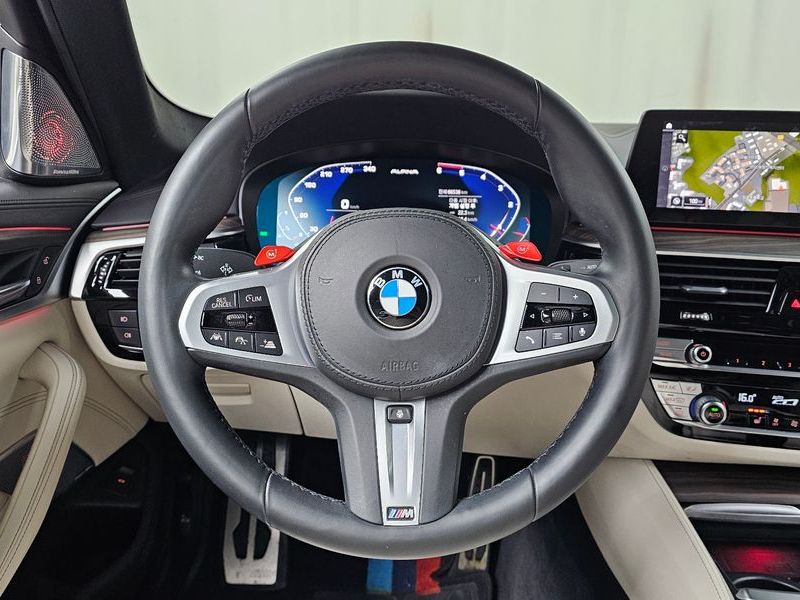 2020 BMW 5 Series 520i M Sport photo 13