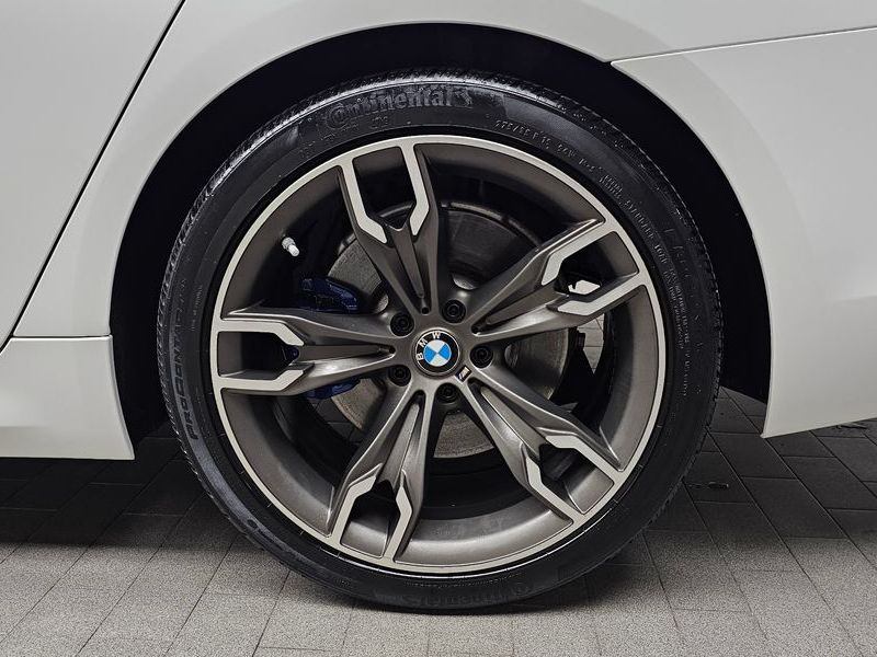 2020 BMW 5 Series 520i M Sport photo 21