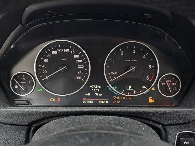 2014 BMW 3 Series 320d photo 8