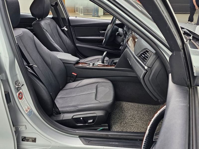 2014 BMW 3 Series 320d photo 10
