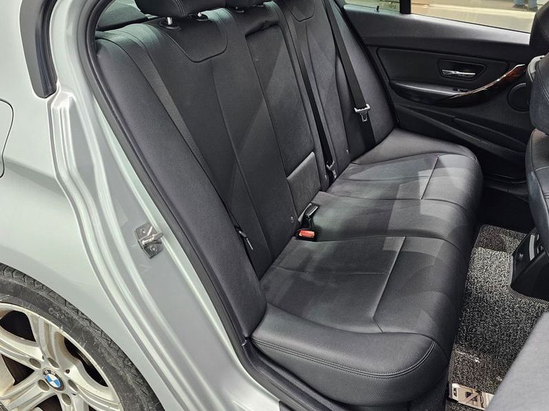 2014 BMW 3 Series 320d photo 11