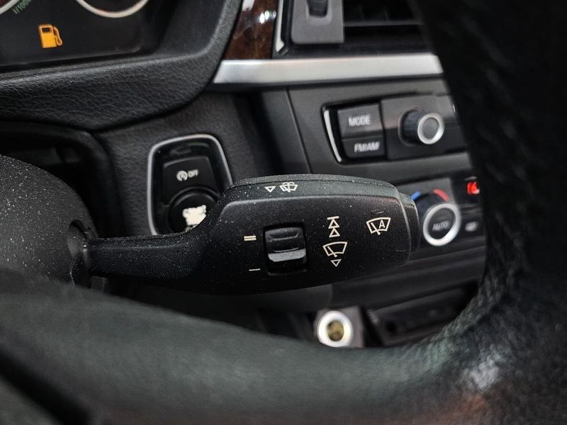 2014 BMW 3 Series 320d photo 16