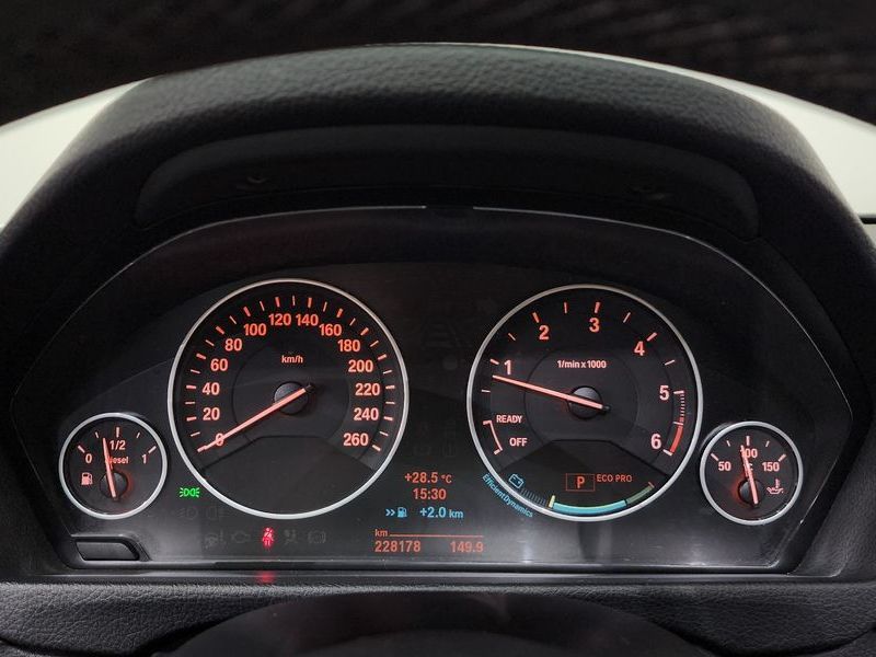 2012 BMW 3 Series 320d ED Edition photo 8
