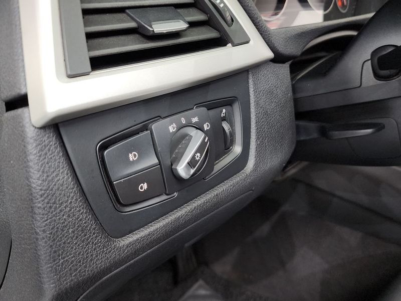 2012 BMW 3 Series 320d ED Edition photo 14