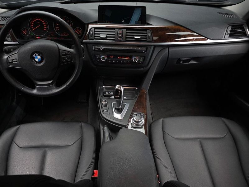 2012 BMW 3 Series 320d photo 7