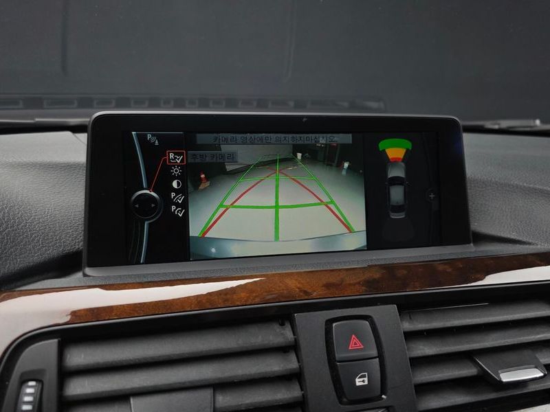 2012 BMW 3 Series 320d photo 14