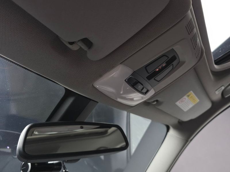 2012 BMW 3 Series 320d photo 19