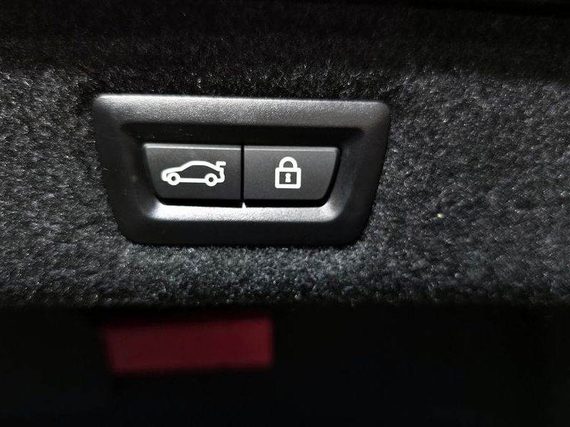2021 BMW 5 Series 520i M Sport photo 20