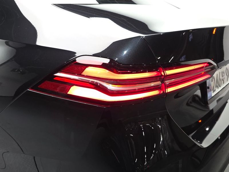 2025 BMW 5 Series 530e photo 23