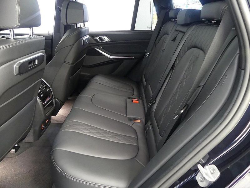 2025 BMW X5 xDrive 30d M Sport photo 7