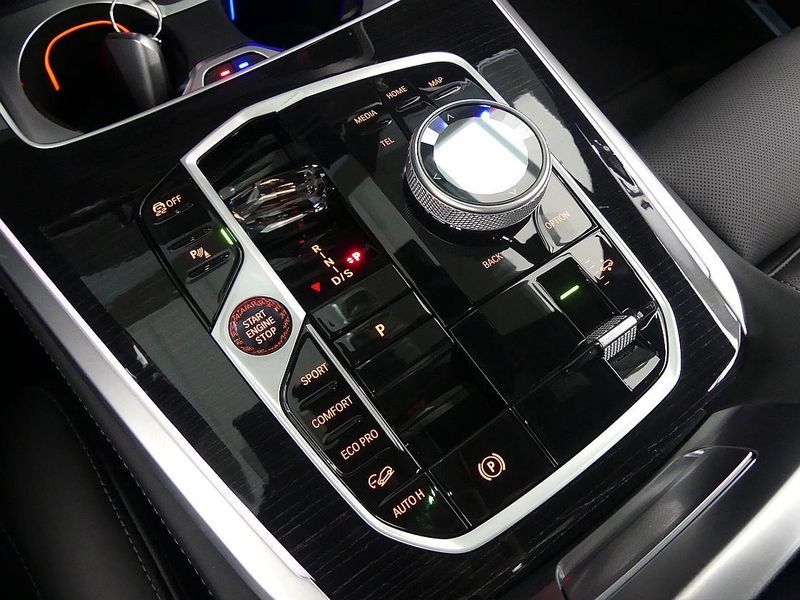 2025 BMW X5 xDrive 30d M Sport photo 16