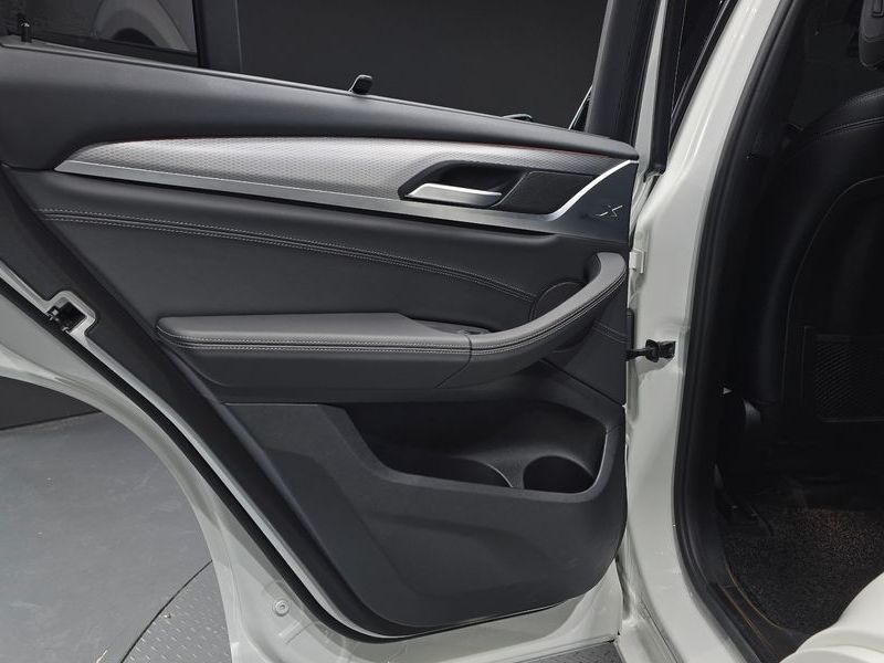 2021 BMW X3 xDrive 20i M Sport photo 26