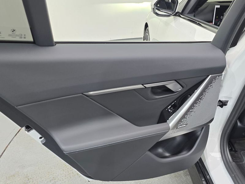 2026 BMW 5 Series 520i M Sport photo 25