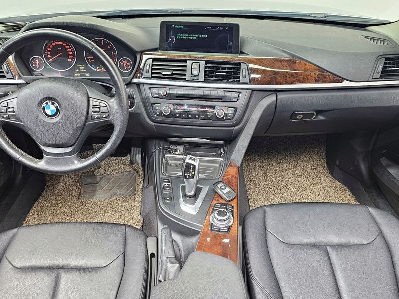 2013 BMW 3 Series 320d photo 7