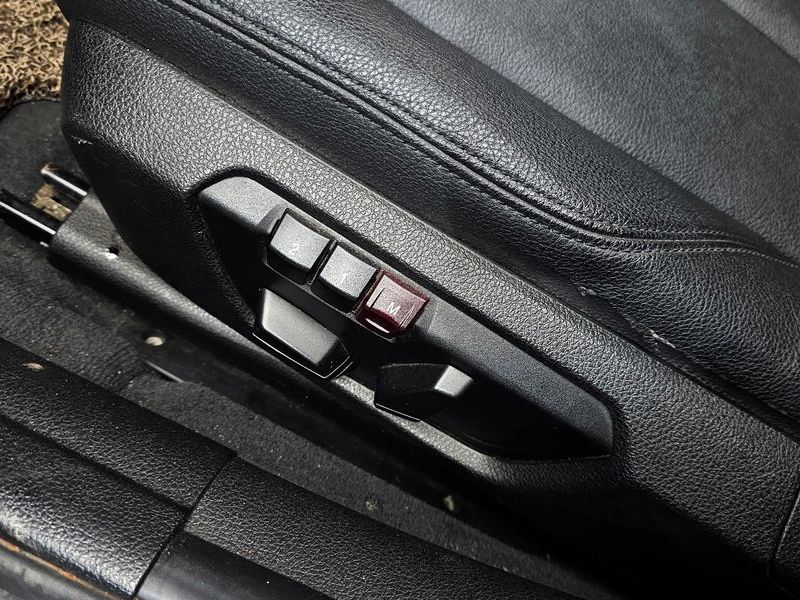 2013 BMW 3 Series 320d photo 29